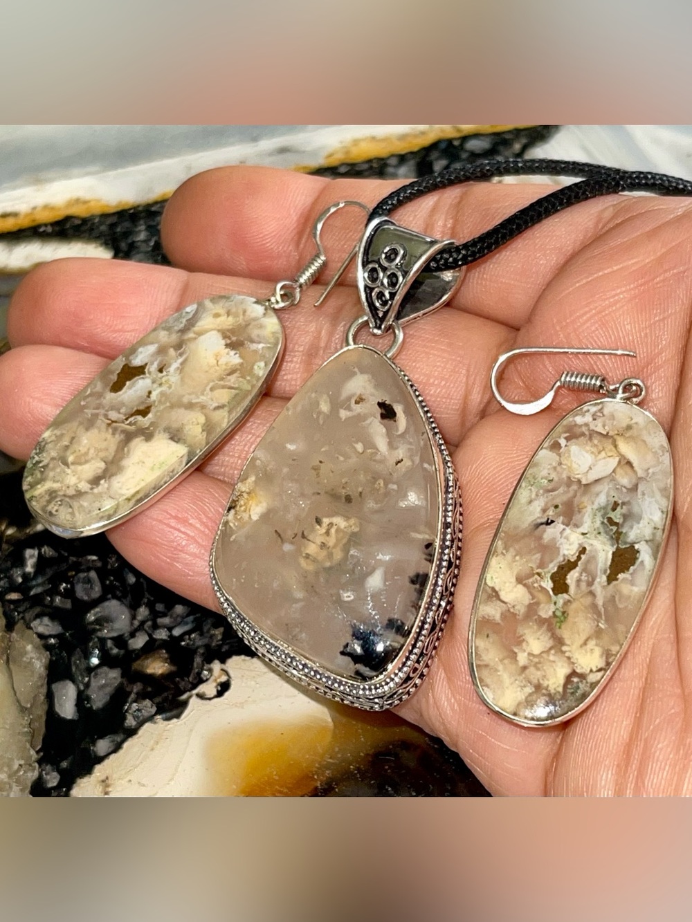 Flower Agate Pendant & Earrings Set